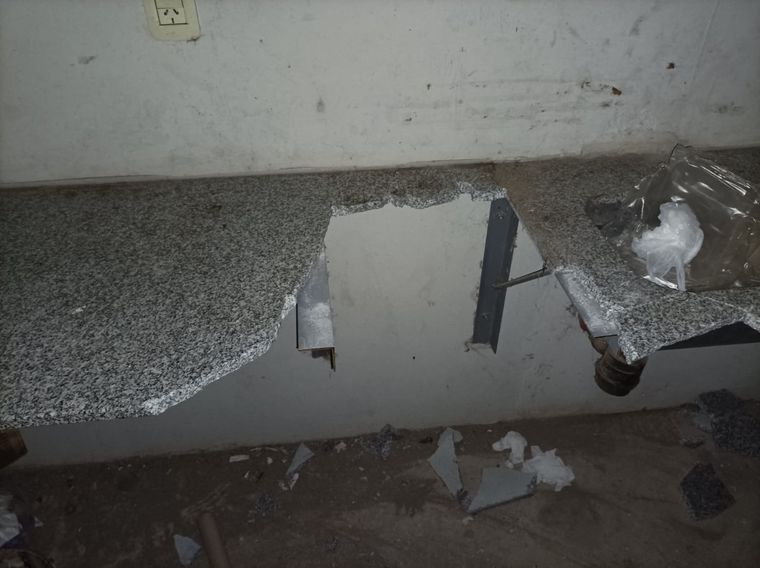 Lamentable. Los incidentes opacaron el triunfo del Tomba Foto: Gentileza