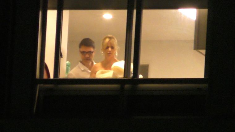 La ex Gran Hermano y el expolítico sellaron su vínculo este jueves. La ex Gran Hermano y el expolítico sellaron su vínculo este jueves.