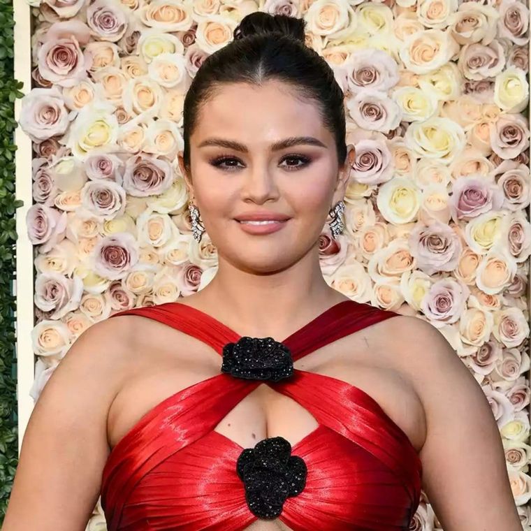 Selena Gómez estuvo nominada a los Premios Globo de Oro de este año por su papel en la serie Solo asesinatos en el edificio Foto: X @selenagchart.