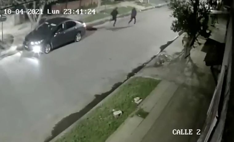 Un policía de la Ciudad de Buenos Aires abatió a dos delincuentes en Laferrere.