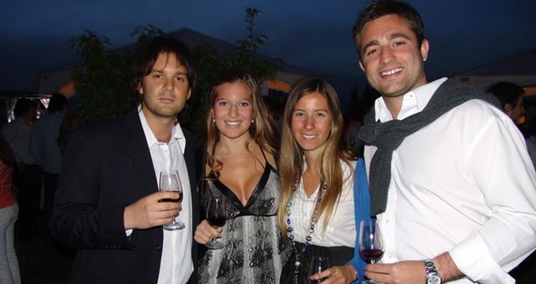 David Mantello, Agustina Palma, Clara Aubone y Manuel Alonso, sorprendidos con el acontecimiento. Foto: MDZ