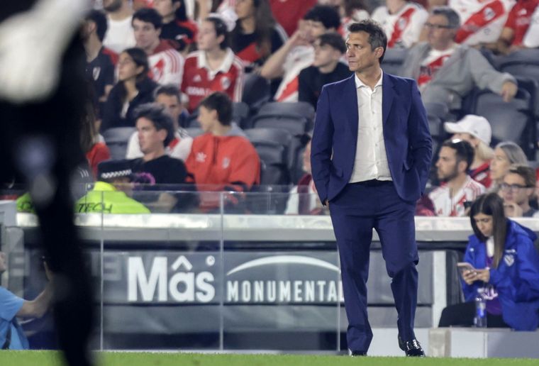 Guillermo Barros Schelotto se mostró con mucha bronca tras el 1-1 entre Vélez y Olimpia. Foto: FotoBaires