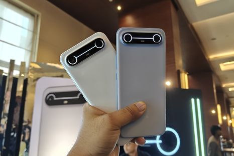 El Pova Slim 5G incorpora luces traseras interactivas y conectividad avanzada 5G. El Pova Slim 5G incorpora luces traseras interactivas y conectividad avanzada 5G.