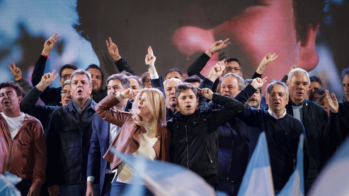 Máximo Kirchner, Sergio Massa y Axel Kicillof deberán convivir apretados en un lugar porque, si no, pierden