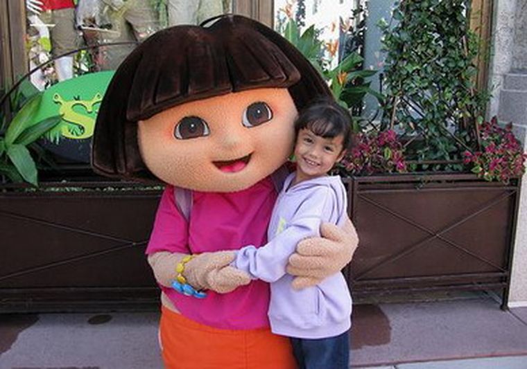 Dora es admirada por los chicos. Foto: EFE