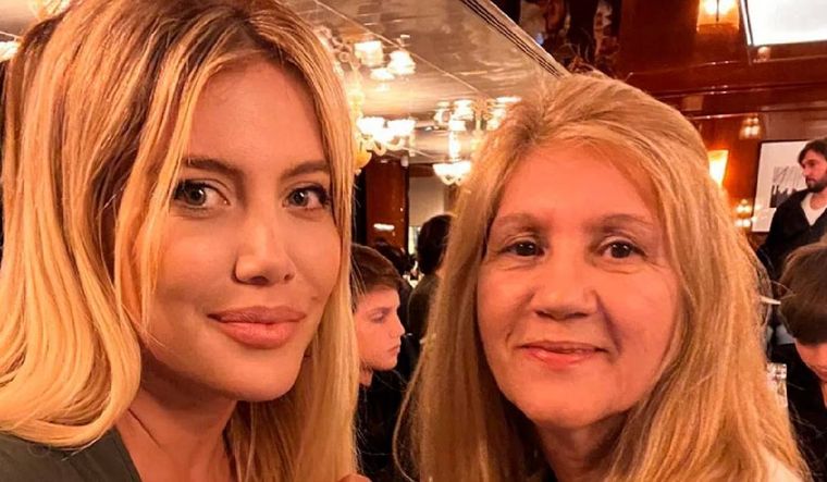 Wanda Nara se encontró con Celia Cuccitini, la mamá de Lionel Messi, y se sacaron una foto juntas (@wanda_nara)