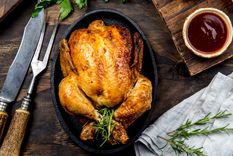 Pollo relleno Una receta simple y deliciosa para hacer en minutos. Foto: Shutterstock
