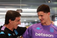 Carboni jugó apenas cuatro minutos en el 2-1 ante el Bicho y Racing no pudo sumar sus primeros dólares. Carboni jugó apenas cuatro minutos en el 2-1 ante el Bicho y Racing no pudo sumar sus primeros dólares.