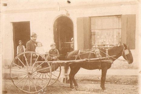 Personajes, oficios y anécdotas forman parte de una memoria colectiva que se transmite de generación en generación. Personajes, oficios y anécdotas forman parte de una memoria colectiva que se transmite de generación en generación.