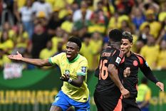 Vinicius le dio el triunfo a Brasil de manera agónica. Foto: EFE