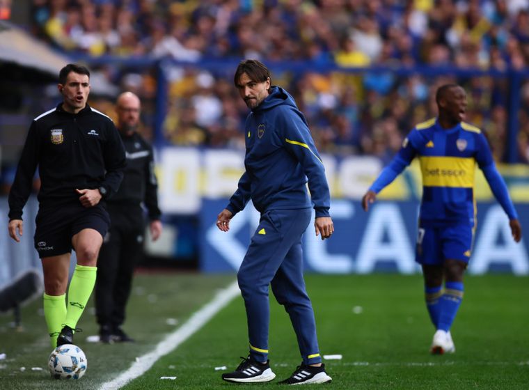 El DT prepara el equipo que buscará la clasificación. Foto: Fotobaires