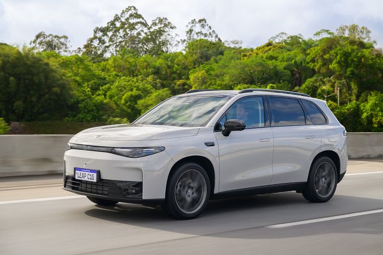 El Leapmotor C10 en versiones Eléctrica (BEV) y Ultra-Híbrida (REEV) ya está disponible en los concesionarios, en cinco opciones de color El Leapmotor C10 en versiones Eléctrica (BEV) y Ultra-Híbrida (REEV) ya está disponible en los concesionarios, en cinco opciones de color