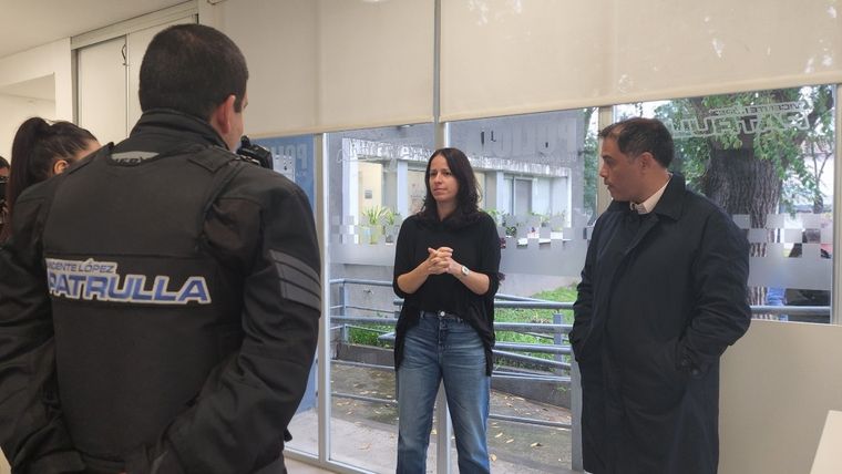 Soledad Martínez recorrió un destacamento policial de Vicente López Foto: Prensa Soledad Martínez