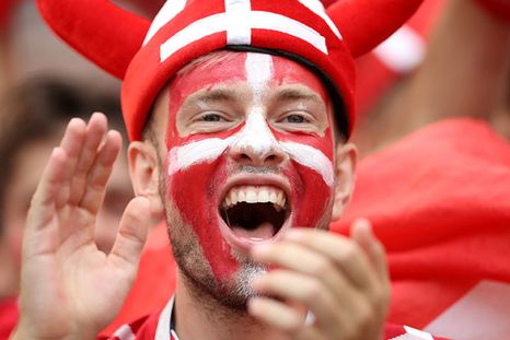 ¡Tetas grandes!: El lema que alienta a todo hincha de Dinamarca