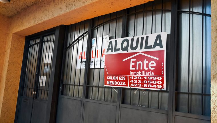 En los últimos meses, el mercado de los alquileres está mostrando una recuperación tras la salida de vigencia de la ley que se votó en 2020 Foto: Santiago Tagua/MDZ