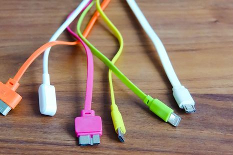 Cuidar tus cables es mejor para tu bolsillo y también para el medio ambiente. Cuidar tus cables es mejor para tu bolsillo y también para el medio ambiente.