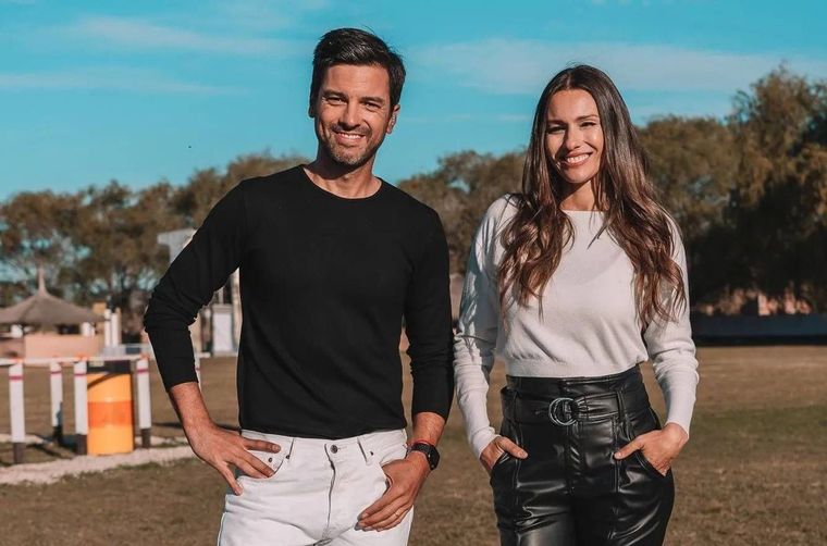 Pampita y Chino Leunis, los conductores del reality.