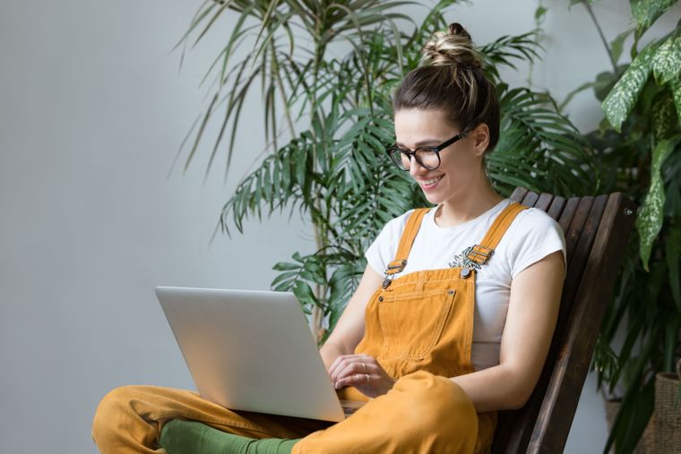 Los freelancers ya no deberán liquidar sus dólares