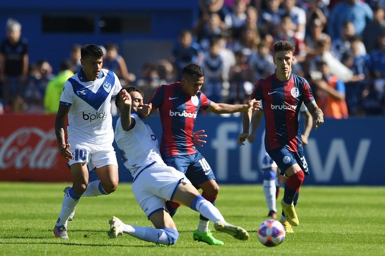 Vélez y San Lorenzo juegan en Liniers. Foto: Télam