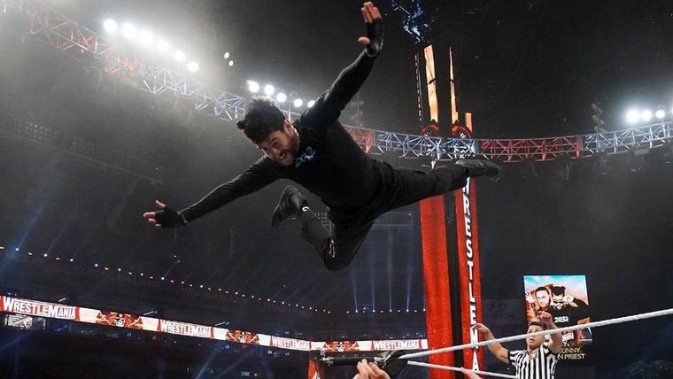 Bad Bunny se robó el show en el Wrestlemania 37. Foto: Gluc.mx