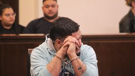 Juárez Silva se quebró luego de que volvió a estancarse el juicio por jurados en su contra. Juárez Silva se quebró luego de que volvió a estancarse el juicio por jurados en su contra.