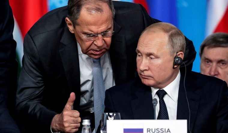 En Rusia, Sergei Lavrov y Vladimir Putin tienen en claro sus objetivos para la cumbre. Foto Efe