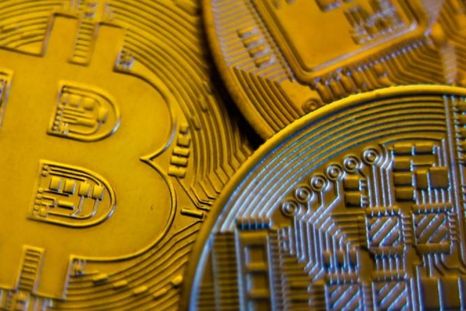 Luego de que China impusiera nuevas restricciones a las criptomonedas, el precio del bitcoin cayó 20%. Foto: NURPHOTO