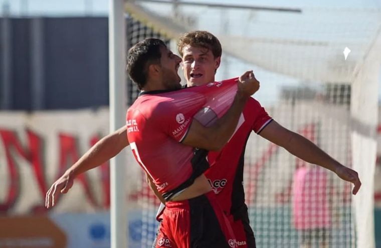 Juan Manuel Sara meterá mano en Maipú: sale Viguet (lesionado) y entra Bonfigli. Juan Manuel Sara meterá mano en Maipú: sale Viguet (lesionado) y entra Bonfigli.