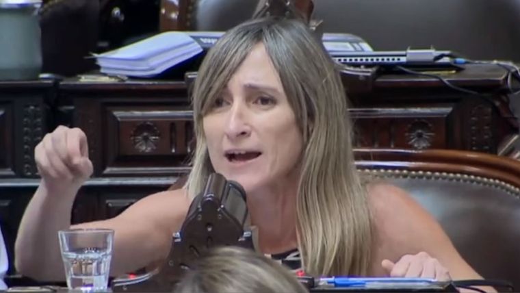 La diputada Mercedes Llano pretende eliminar los gastos de intermediación en las ART del Estado. La diputada Mercedes Llano pretende eliminar los gastos de intermediación en las ART del Estado.