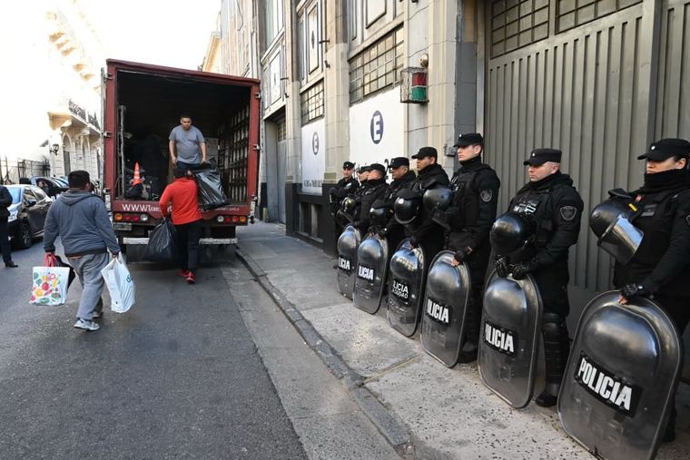 La Policía de la Ciudad llevó adelante el operativo en Monserrat. 
