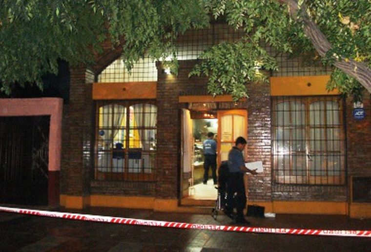 El asalto y tiroteo ocurrieron en esta panadería de Las Heras. Foto: MDZ