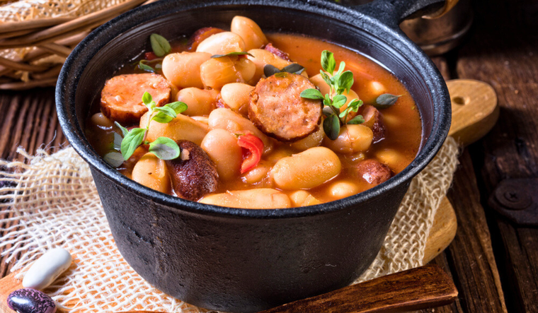 Alubias con chorizo: receta española clásica Foto: Shutterstock