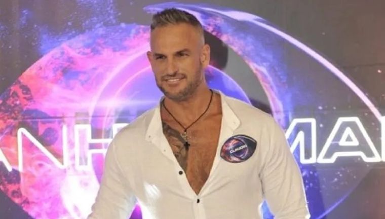 Claudio Di Lorenzo en el momento previo de entrar a la casa