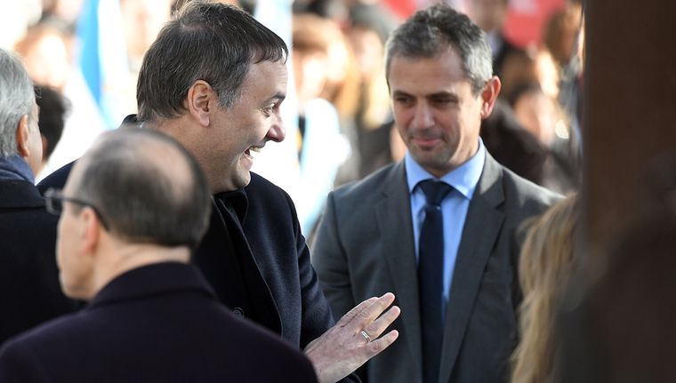 Martín Menem adelantó una sesión informativa picante de Manuel Adorni en medio del escándalo judicial.