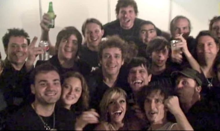 Fernando Samalea fue el encargado de programar la cámara que capturó la imagen final del equipo unido. Fernando Samalea fue el encargado de programar la cámara que capturó la imagen final del equipo unido.