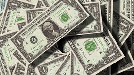 El dólar cae este martes.