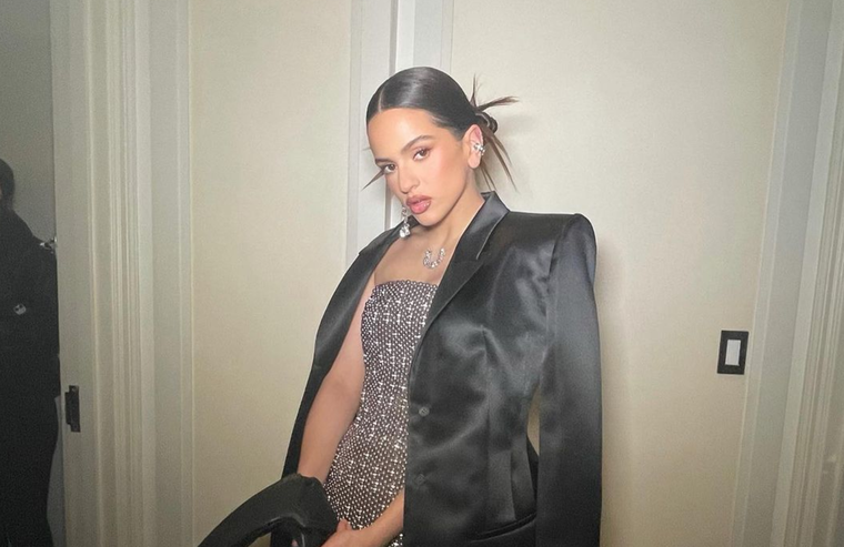 Rosalía es una mujer llena de personalidad y con un estilo único y poderoso. Foto: Instagram @rosalia.vt