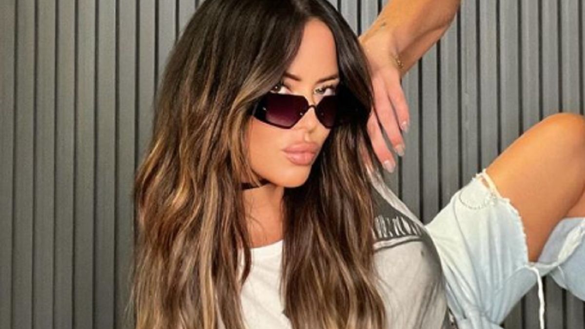 Karina Jelinek celebró sus 45 con un look que se robó la noche