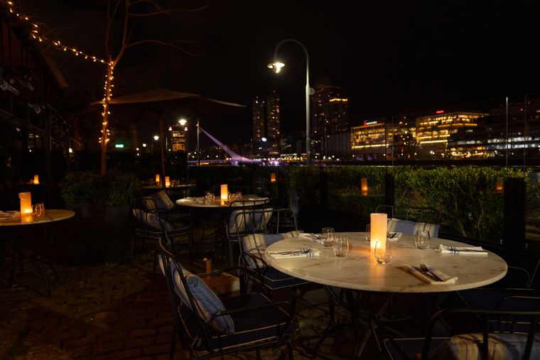 Mare, terraza. Mare, terraza.