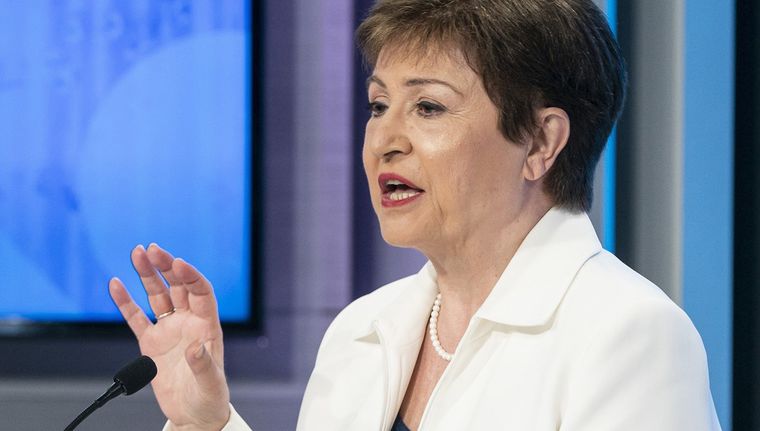 Kristalina Georgieva, directora gerente del Fondo Monetario Internacional advirtió sobre el impacto de la incertidumbre global en el precio actual que tiene el oro.