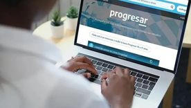Tras el fallo, la Justicia reclama que se ordene al Gobierno nacional actualizar los montos de las becas Progresar establecidas en la Ley 27.726 y se garanticen condiciones adecuadas de inscripción, difusión y acompañamiento para los y las beneficiarias. Tras el fallo, la Justicia reclama que se ordene al Gobierno nacional actualizar los montos de las becas Progresar establecidas en la Ley 27.726 y se garanticen condiciones adecuadas de inscripción, difusión y acompañamiento para los y las beneficiarias.