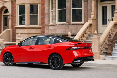 Nissan presenta el Sentra 2026