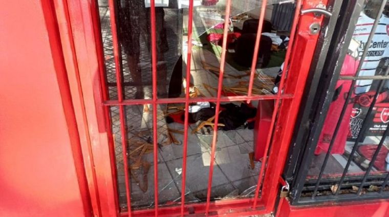 Así quedó el local de Newells tras el robo Foto: NA