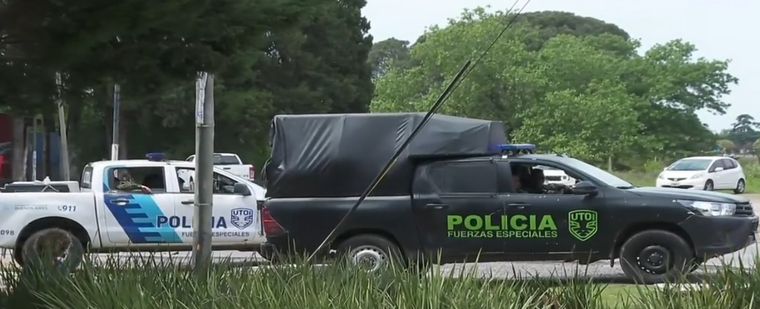 La Policía Bonaerense desplegó un amplio operativo en las inmediaciones del predio de Ezeiza.