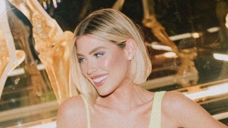 Michelle Sala, la hija influencer de Luis Miguel, se declara fanática del brillo.