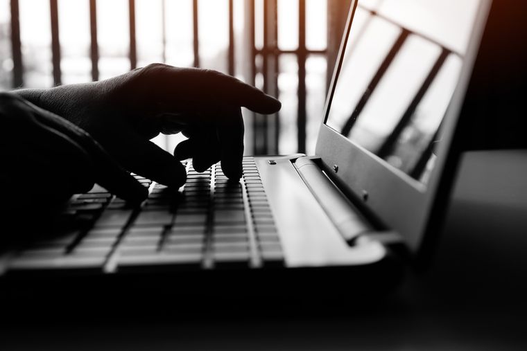 La prevención es clave para frenar el avance del ciberdelito en dispositivos móviles. La prevención es clave para frenar el avance del ciberdelito en dispositivos móviles.