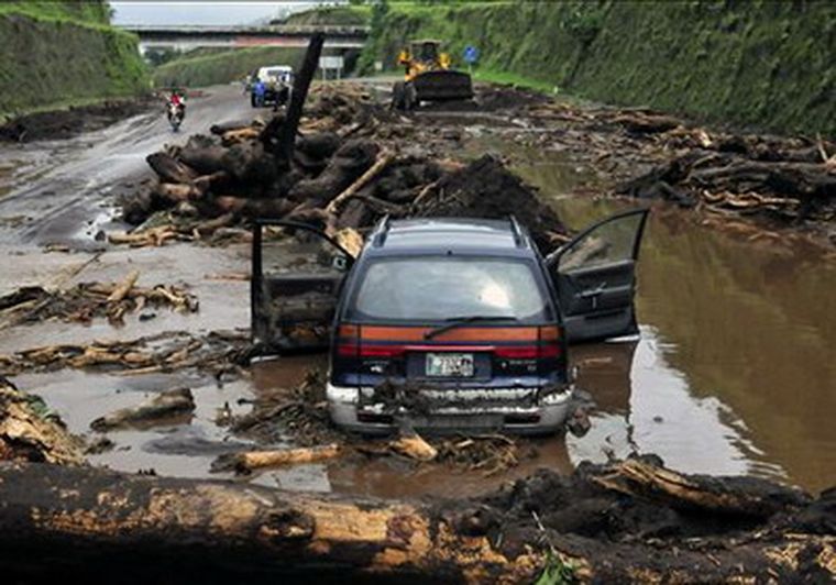 Barro y muerte en Centroamérica. Foto: EFE