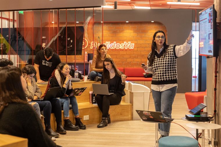 Pedidos Ya subió 14 posiciones en el ranking realizado por Great Place To Work de “Los Mejores Lugares para Trabajar en América Latina respecto al año anterior. Foto: Pedidos Ya