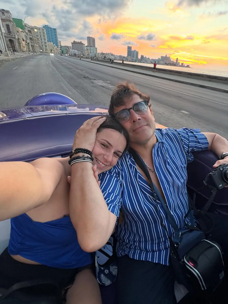 Top y short negro: el look viajero de Martina Vignolo. Top y short negro: el look viajero de Martina Vignolo.