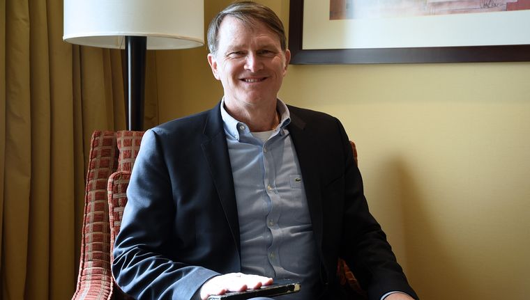 Andrés Palau sigue los pasos de su padre, Luis Palau. Foto: Rodrigo DAngelo / MDZ